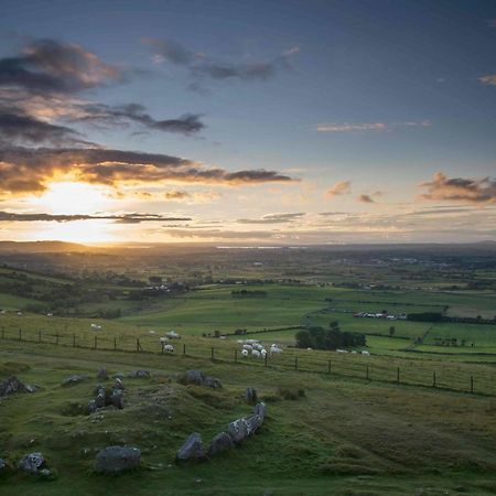 Loughcrew Megalithic Hostel Millbrook ภายนอก รูปภาพ
